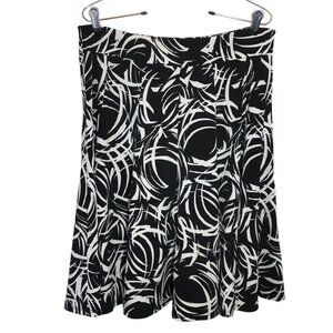 Lily Women's Pull-On Flared Abstract Print Skirt in Black / White  - Sz M
